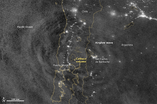 Illustration for article titled La enorme erupción del volcán Calbuco vista desde el espacio